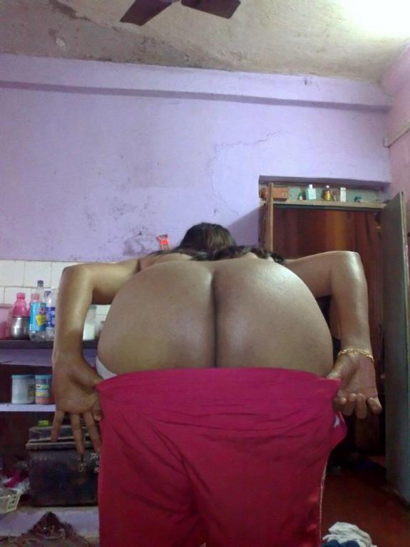 Sexy Indian Desi Girls Expose And Flaunt Their Huge Tight Ass Fsi Blog